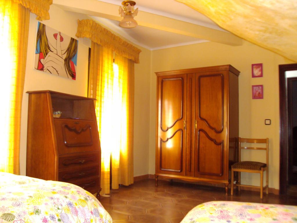Casa Rural Cuevas Del Sol Setenil De Las Bodegas Pokoj fotografie